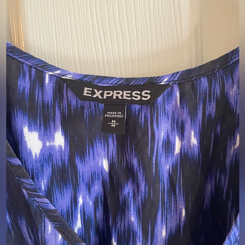 Express dress - Picture 3 of 5